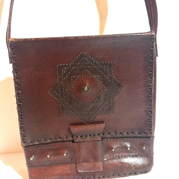 Vintage handmade Brown Leather Crossbody Bag - Picture 9 of 11